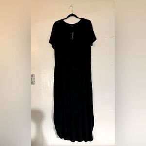 Huskary Maxi Dress Black Stretch U Shaped Bottom Sz Large NWT Gorgeous